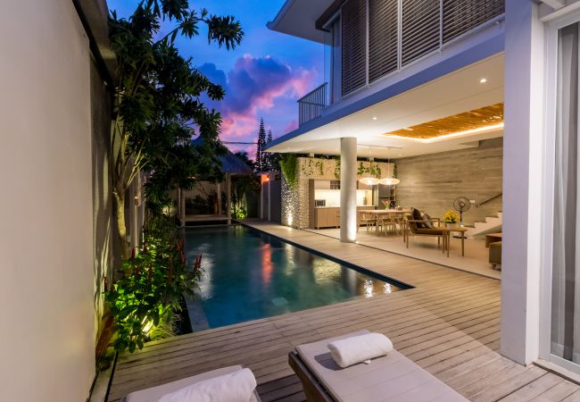Villa en Seminyak - Swan 2 - Villa de 2 habitaciones con piscina en Bali Villa en Seminyak - Swan 2 - Villa de 2 habitaciones con piscina en Bali
