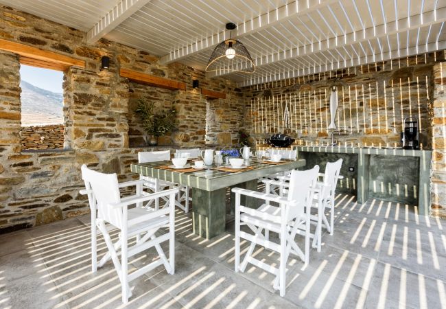 Villa en Paros - Althaia -Preciosa casa para 10 personas cerca de la playa de Golden Beach con bonitas vistas al mar Villa en Paros - Althaia -Preciosa casa para 10 personas cerca de la playa de Golden Beach con bonitas vistas al mar
