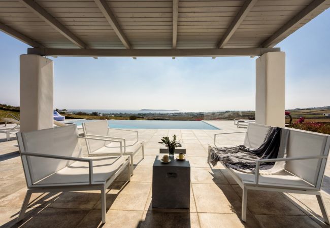 Villa en Paros - Althaia -Preciosa casa para 10 personas cerca de la playa de Golden Beach con bonitas vistas al mar Villa en Paros - Althaia -Preciosa casa para 10 personas cerca de la playa de Golden Beach con bonitas vistas al mar