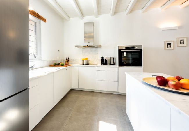 Villa en Paros - Althaia -Preciosa casa para 10 personas cerca de la playa de Golden Beach con bonitas vistas al mar Villa en Paros - Althaia -Preciosa casa para 10 personas cerca de la playa de Golden Beach con bonitas vistas al mar