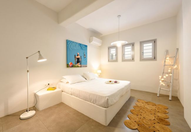 Villa en Paros - Althaia -Preciosa casa para 10 personas cerca de la playa de Golden Beach con bonitas vistas al mar Villa en Paros - Althaia -Preciosa casa para 10 personas cerca de la playa de Golden Beach con bonitas vistas al mar
