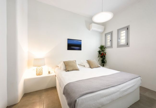 Villa en Paros - Althaia -Preciosa casa para 10 personas cerca de la playa de Golden Beach con bonitas vistas al mar Villa en Paros - Althaia -Preciosa casa para 10 personas cerca de la playa de Golden Beach con bonitas vistas al mar