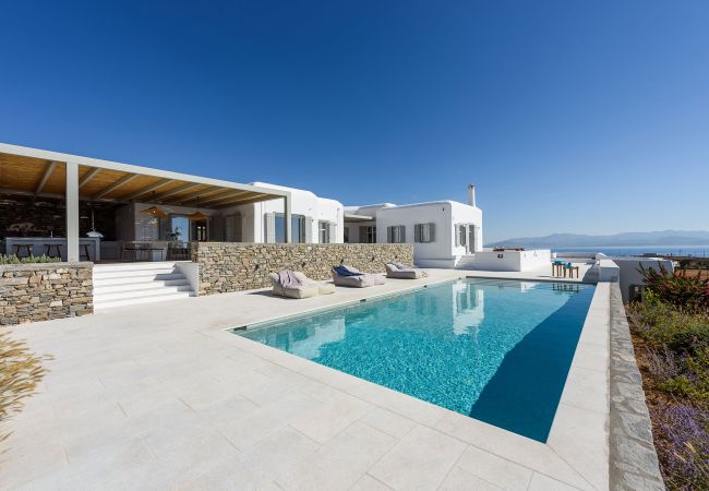 Villa en Paros - Arete - Casa espectacular para 14 personas con bonitas vistas al mar cerca de Golden Beach Villa en Paros - Arete - Casa espectacular para 14 personas con bonitas vistas al mar cerca de Golden Beach