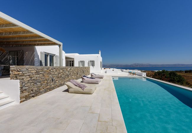 Villa en Paros - Arete - Casa espectacular para 14 personas con bonitas vistas al mar cerca de Golden Beach Villa en Paros - Arete - Casa espectacular para 14 personas con bonitas vistas al mar cerca de Golden Beach