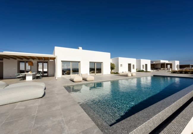 Villa en Paros - Elea -Magnifica casa con piscina para 10 personas y vistas al mar en Golden Beach (Grecia) Villa en Paros - Elea -Magnifica casa con piscina para 10 personas y vistas al mar en Golden Beach (Grecia)