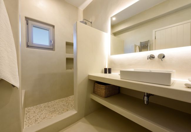 Villa en Paros - Elea -Magnifica casa con piscina para 10 personas y vistas al mar en Golden Beach (Grecia) Villa en Paros - Elea -Magnifica casa con piscina para 10 personas y vistas al mar en Golden Beach (Grecia)