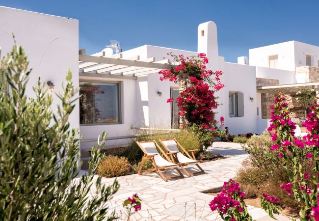 Villa en Paros - Eridan - Espectacular casa para 8 con piscina y bonitas vistas al mar en Grecia Villa en Paros - Eridan - Espectacular casa para 8 con piscina y bonitas vistas al mar en Grecia