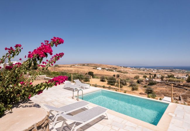 Villa en Paros - Eridan - Espectacular casa para 8 con piscina y bonitas vistas al mar en Grecia Villa en Paros - Eridan - Espectacular casa para 8 con piscina y bonitas vistas al mar en Grecia