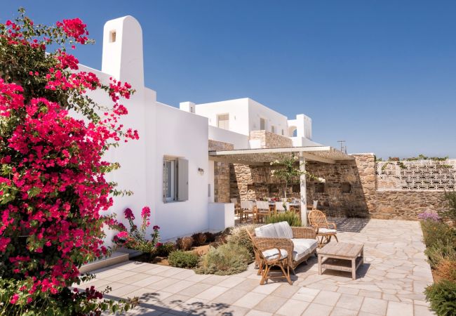 Villa en Paros - Eridan - Espectacular casa para 8 con piscina y bonitas vistas al mar en Grecia Villa en Paros - Eridan - Espectacular casa para 8 con piscina y bonitas vistas al mar en Grecia
