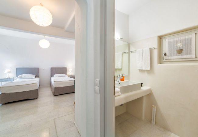 Villa en Paros - Tzane - Villa para 10 personas con piscina cerca de la playa de Paros (Grecia) Villa en Paros - Tzane - Villa para 10 personas con piscina cerca de la playa de Paros (Grecia)