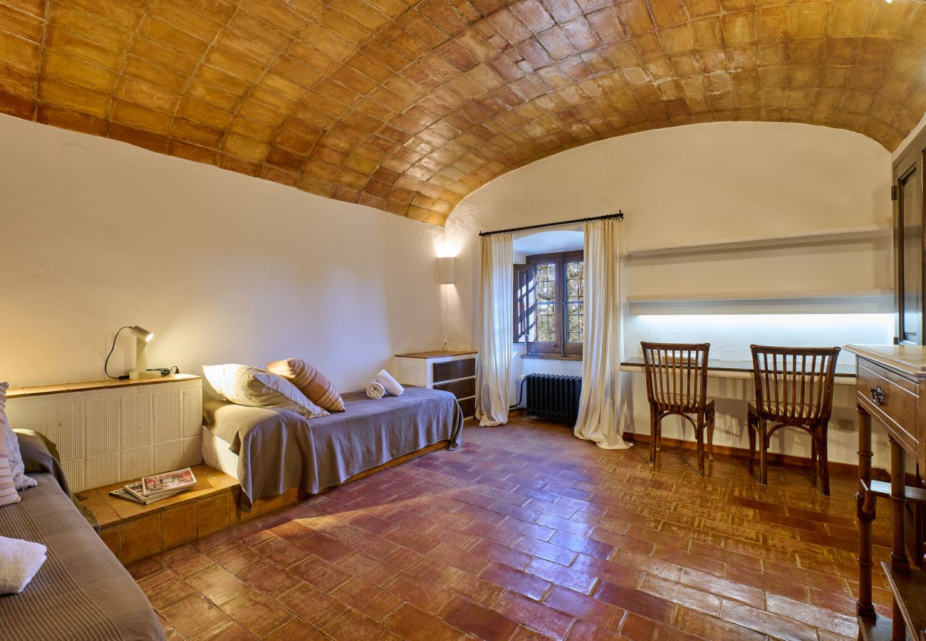 Villa en Mont-ras - 1 MasPagès, casa rural para 9 personas con jardin y piscina privada