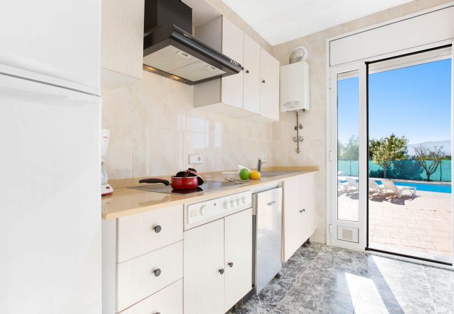 Vil.la en Vidreres - 2AL01 -Casa senzilla amb piscina privada situada en una zona residencial molt tranquil·la  Vil.la en Vidreres - 2AL01 -Casa senzilla amb piscina privada situada en una zona residencial molt tranquil·la