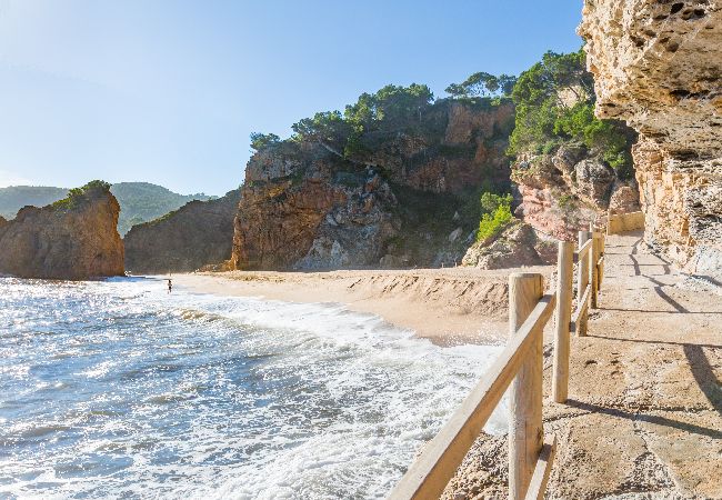 Apartament en Pals - 1ARCH1 Apartament senzill situat a la Platja de Pals, a 150 metres de la platja. Apartament en Pals - 1ARCH1 Apartament senzill situat a la Platja de Pals, a 150 metres de la platja.