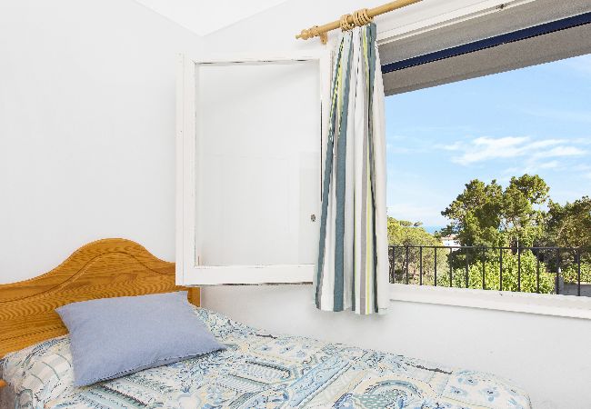Apartament en Calella de Palafrugell - 1CAN01 - Acollidor apartament per 4 persones amb terrassa situat a prop de la platja de Calella de Palafrugell