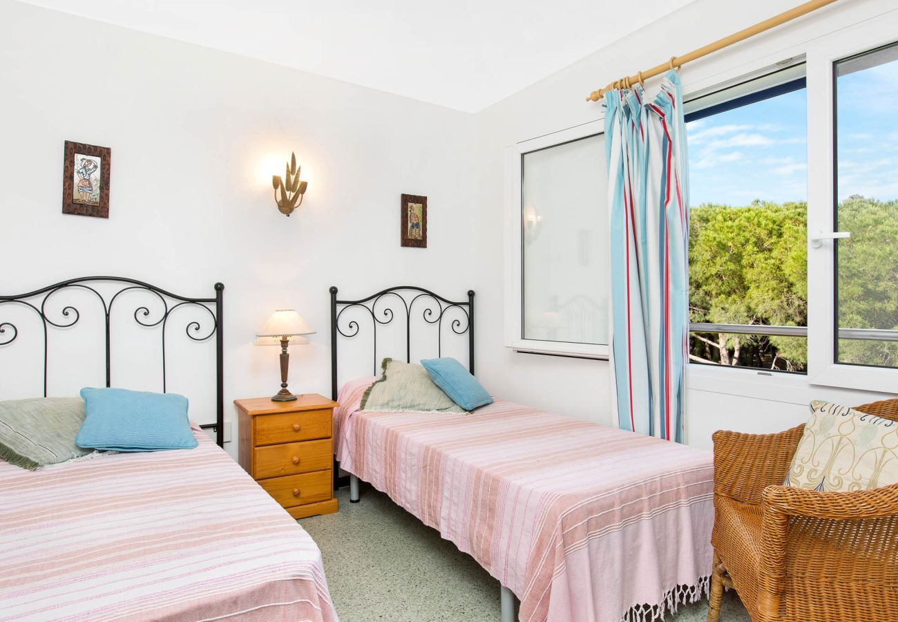 Apartament en Calella de Palafrugell -  1CAN01 - Acollidor apartament per a 4 amb terrassa a prop de la platja de Calella de Palafrugell.