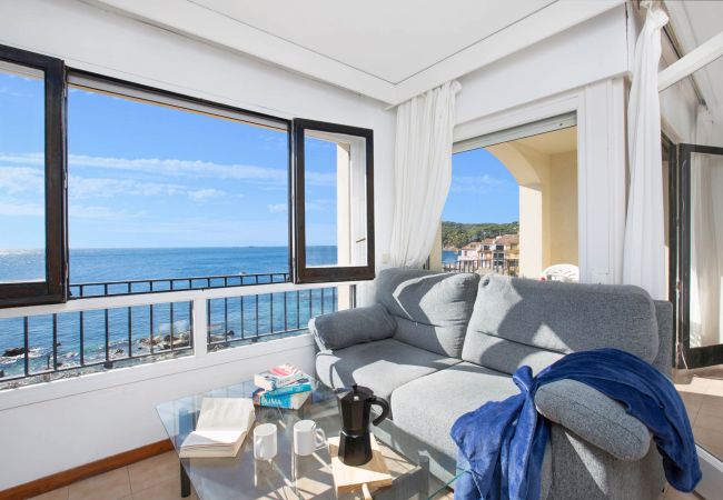 Apartament en Calella de Palafrugell - 1CAN02 - Apartament per 6 persones amb terrassa situat a primera línia de mar a Calella de Palafrugell  Apartament en Calella de Palafrugell - 1CAN02 - Apartament per 6 persones amb terrassa situat a primera línia de mar a Calella de Palafrugell