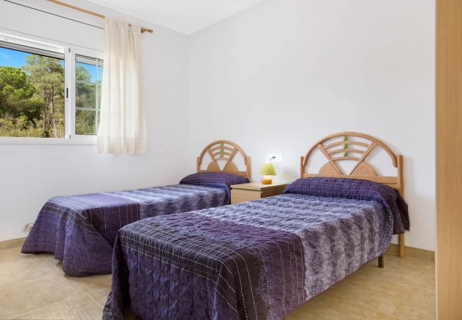 Vil.la en Vidreres - 2CAROL01 - Bonica casa de 4 habitacions amb piscina privada situada a una zona residencial tranquil·la Vil.la en Vidreres - 2CAROL01 - Bonica casa de 4 habitacions amb piscina privada situada a una zona residencial tranquil·la
