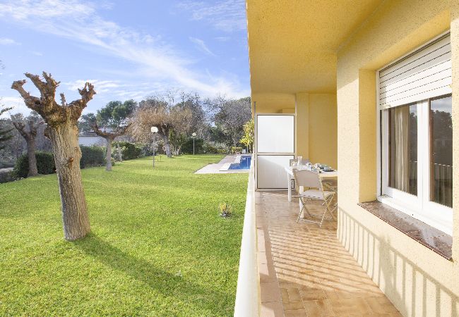 Apartament en Llafranc - 1CEN A2 -Apartament senzill amb jardí i piscina comunitària situat a Llafranc, a uns 800m de la platja 