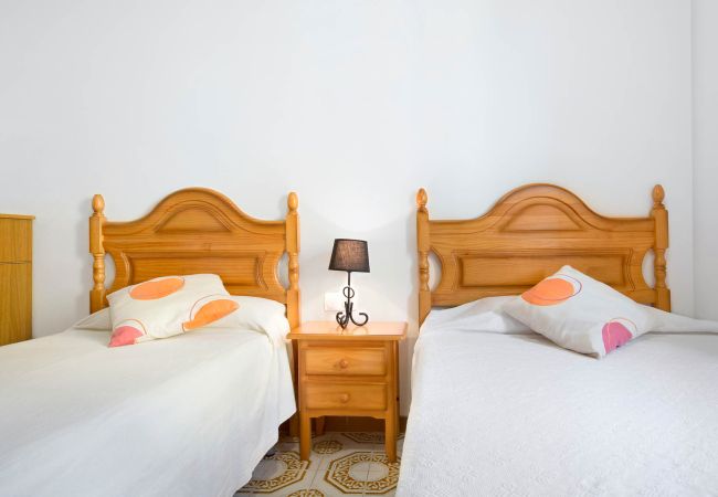 Apartament en Llafranc - 1CEN B10 -Apartament amb jardí i piscina comunitària situat a Llafranc, a uns 800m de la platja  Apartament en Llafranc - 1CEN B10 -Apartament amb jardí i piscina comunitària situat a Llafranc, a uns 800m de la platja