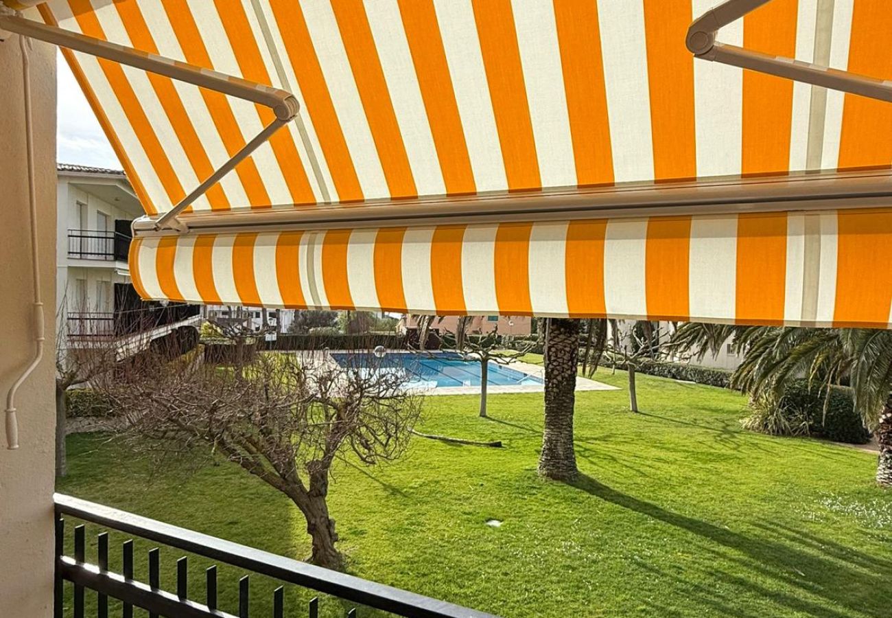 Apartament en Calella de Palafrugell - 1CB - E3 Apartament amb piscina i jardí situat molt a prop de la platja de Calella de Palafrugell