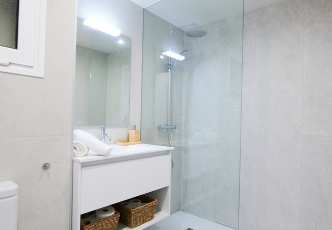 Apartament en Calella de Palafrugell - 1CB - E4 Apartament totalment reformat amb piscina i jardí situat molt a prop de la platja de Calella de Palafrugell Apartament en Calella de Palafrugell - 1CB - E4 Apartament totalment reformat amb piscina i jardí situat molt a prop de la platja de Calella de Palafrugell