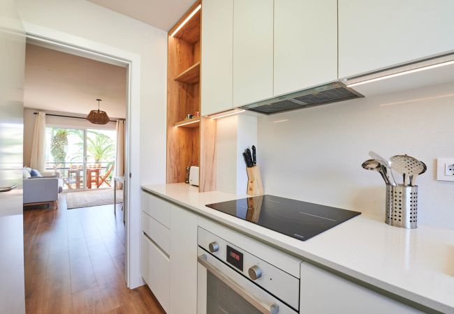 Apartament en Calella de Palafrugell - 1CB - E4 Apartament totalment reformat amb piscina i jardí situat molt a prop de la platja de Calella de Palafrugell Apartament en Calella de Palafrugell - 1CB - E4 Apartament totalment reformat amb piscina i jardí situat molt a prop de la platja de Calella de Palafrugell