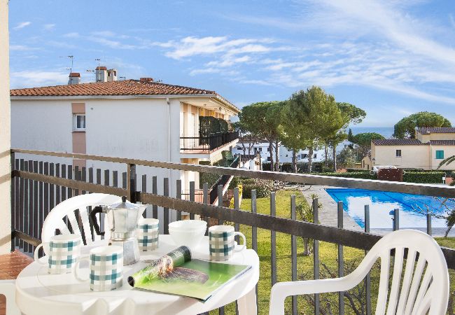 Apartament en Calella de Palafrugell - 1CB E6 - Apartament avec 2 habitacions en una zona molt tranquil·la amb jardí i piscina comunitària a prop de la platja de Calella de Palafrugell