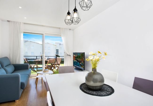 Apartament en Calella de Palafrugell - 1CB T4 -Apartament totalment reformat en una zona molt tranquil·la amb jardí i piscina comunitària a prop de la platja de Calella de Palafrugell Apartament en Calella de Palafrugell - 1CB T4 -Apartament totalment reformat en una zona molt tranquil·la amb jardí i piscina comunitària a prop de la platja de Calella de Palafrugell