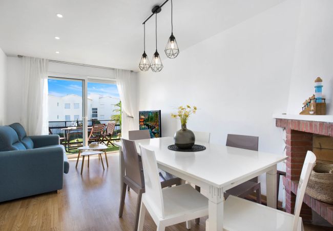 Apartament en Calella de Palafrugell - 1CB T4 -Apartament totalment reformat en una zona molt tranquil·la amb jardí i piscina comunitària a prop de la platja de Calella de Palafrugell Apartament en Calella de Palafrugell - 1CB T4 -Apartament totalment reformat en una zona molt tranquil·la amb jardí i piscina comunitària a prop de la platja de Calella de Palafrugell