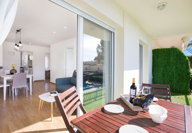 Apartament en Calella de Palafrugell - 1CB T4 -Apartament totalment reformat en una zona molt tranquil·la amb jardí i piscina comunitària a prop de la platja de Calella de Palafrugell Apartament en Calella de Palafrugell - 1CB T4 -Apartament totalment reformat en una zona molt tranquil·la amb jardí i piscina comunitària a prop de la platja de Calella de Palafrugell