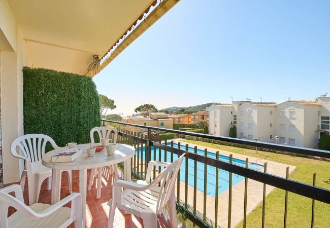 Apartament en Calella de Palafrugell - 1CB X3 - Apartament amb 2 habitacions en una zona molt tranquil·la amb jardí i piscina comunitària a prop de la platja de Calella de Palafrugell