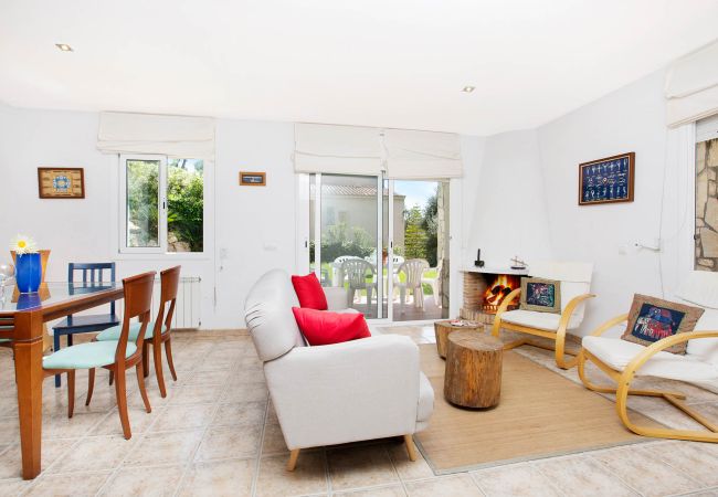 Vil.la en Tamariu - 1DIAZ 01 - Villa amb piscina i jardí privat situada a Aigua Xelida (Tamariu), a 1 km del centre i de la platja Vil.la en Tamariu - 1DIAZ 01 - Villa amb piscina i jardí privat situada a Aigua Xelida (Tamariu), a 1 km del centre i de la platja