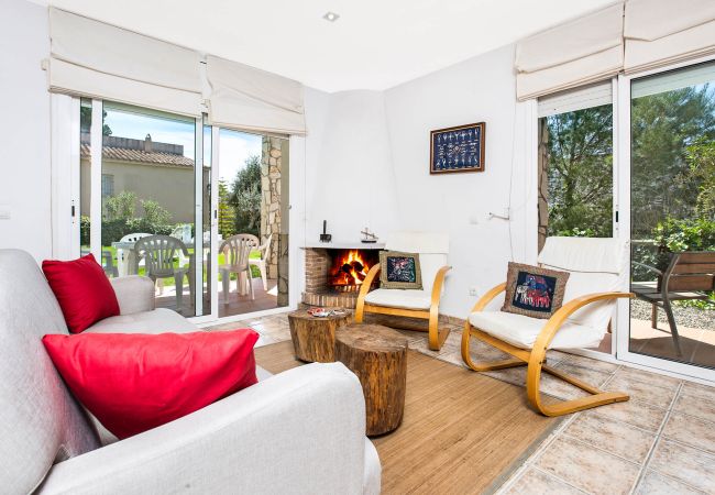 Vil.la en Tamariu - 1DIAZ 01 - Villa amb piscina i jardí privat situada a Aigua Xelida (Tamariu), a 1 km del centre i de la platja Vil.la en Tamariu - 1DIAZ 01 - Villa amb piscina i jardí privat situada a Aigua Xelida (Tamariu), a 1 km del centre i de la platja