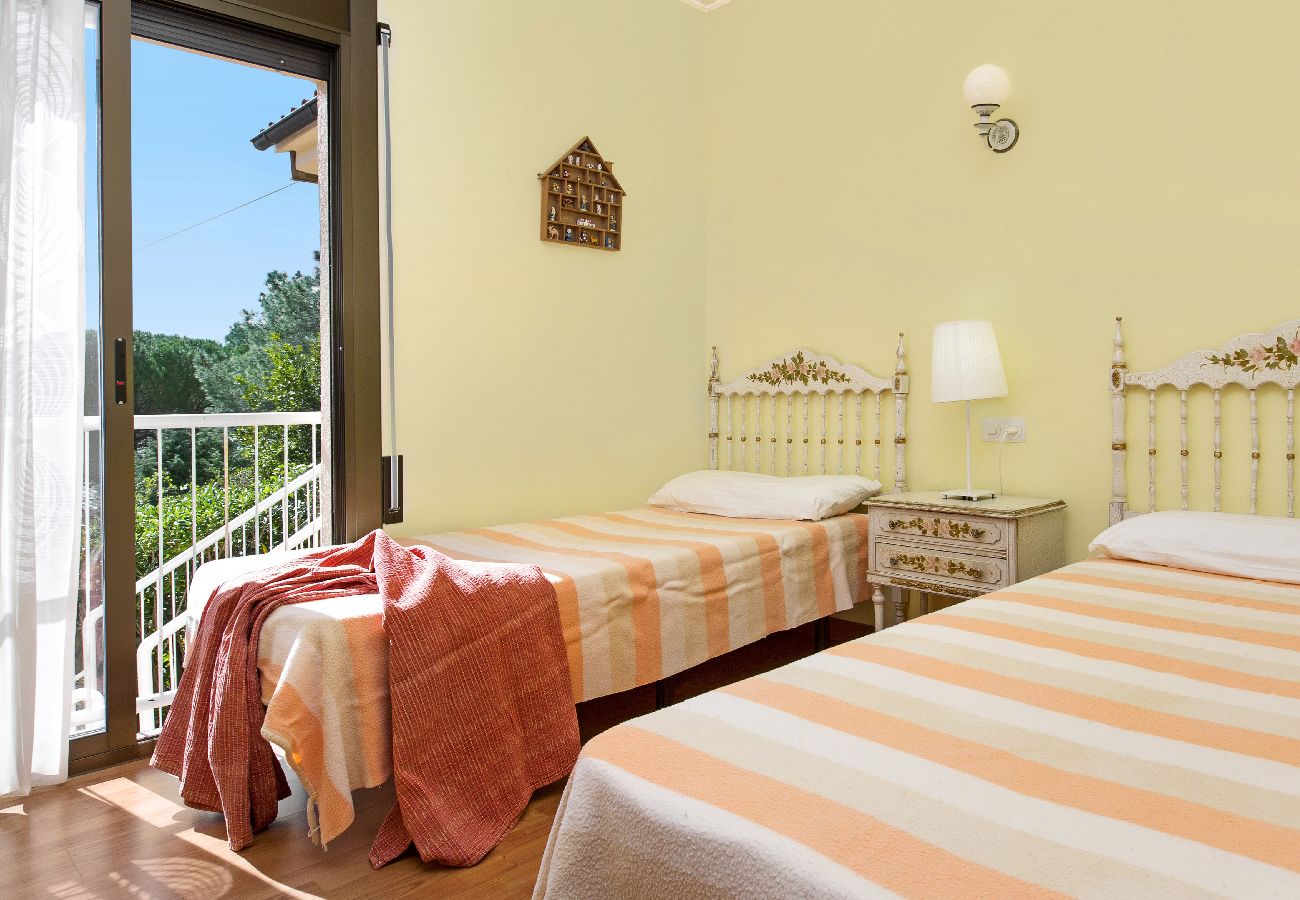 Vil.la en Lloret de Mar - 2INM01 - Casa de 4 habitacions amb piscina privada i jardí situada a Lloret de Mar a prop de la platja.