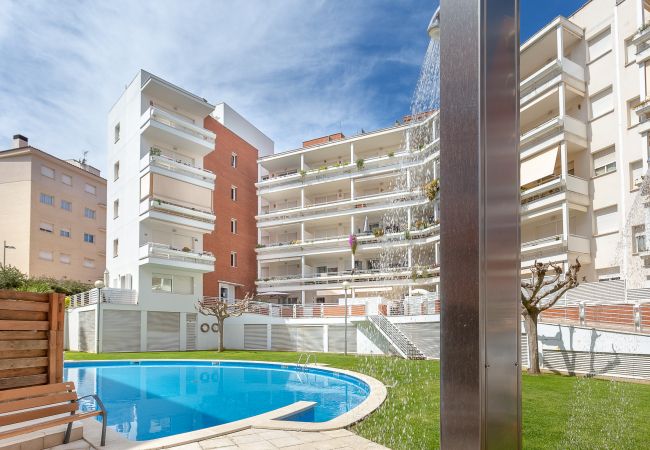 Apartament en Lloret de Mar - 2KIS02- Acollidor apartament per a 4 persones amb piscina situat a prop de la platja