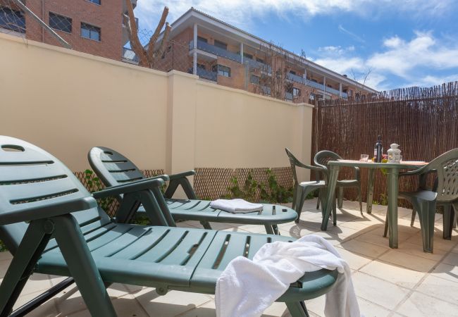 Apartament en Lloret de Mar - 2KIS02- Acollidor apartament per a 4 persones amb piscina situat a prop de la platja