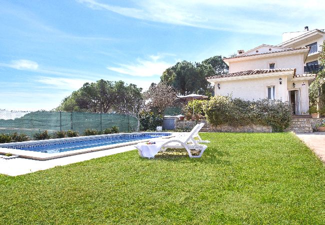 Vil.la en Lloret de Mar - 2LIN01 -Preciosa casa amb piscina privada situada a una zona residencial tranquil·la a prop de la platja