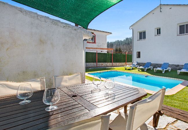 Vil.la en Vidreres - 2ONA01 - Casa per a 7 persones amb jardí i piscina privada situada a una zona molt tranquil·la