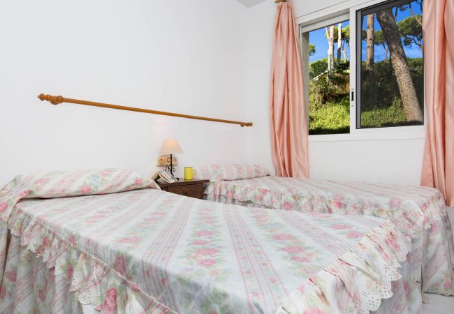 Apartament en Pals - 1OP 01 - Apartament ubicat a Pals, en un complex residencial amb piscina, a 400 m de la platja Apartament en Pals - 1OP 01 - Apartament ubicat a Pals, en un complex residencial amb piscina, a 400 m de la platja