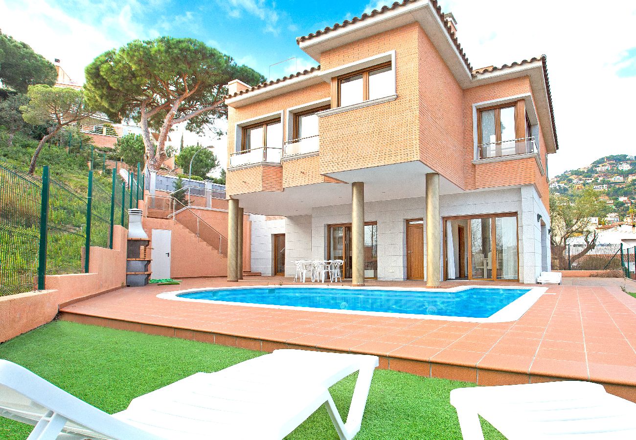 Vil.la en Lloret de Mar -  2PAU01- Preciosa casa per a 8 persones amb piscina privada situada a prop de la platja de Lloret de Mar