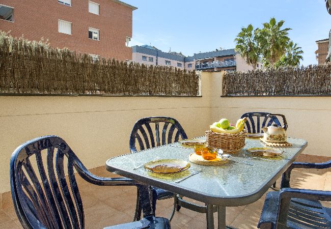 Apartament en Lloret de Mar - 2P51- Acollidor apartament amb piscina situat a prop del centre i de la platja de Fenals (Lloret de Mar) Apartament en Lloret de Mar - 2P51- Acollidor apartament amb piscina situat a prop del centre i de la platja de Fenals (Lloret de Mar)