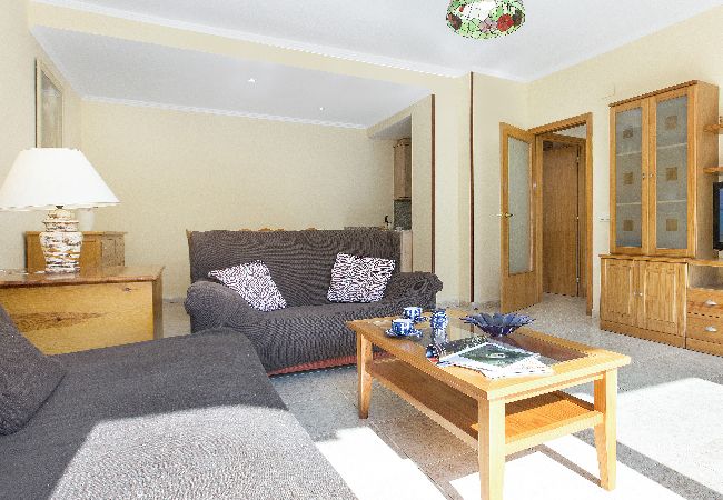 Apartament en Lloret de Mar - 2P51- Acollidor apartament amb piscina situat a prop del centre i de la platja de Fenals (Lloret de Mar) Apartament en Lloret de Mar - 2P51- Acollidor apartament amb piscina situat a prop del centre i de la platja de Fenals (Lloret de Mar)