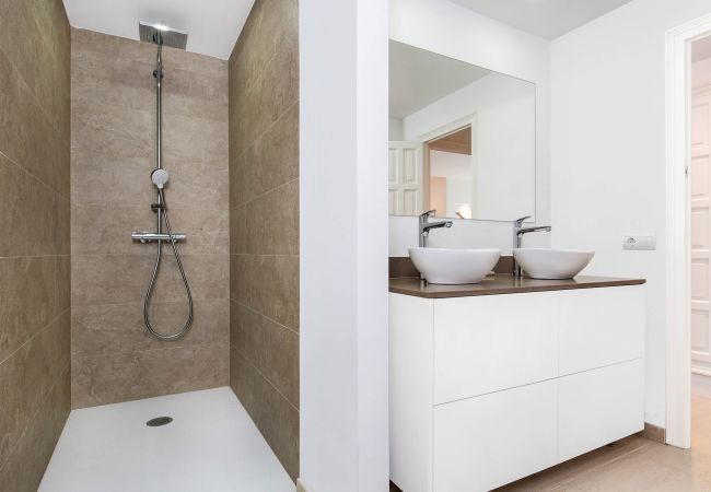 Apartament en Calella de Palafrugell - 1PUIGA 02 - Acollidor apartament amb terrassa i magnifiques vistes al mar situat a pocs minuts caminant de la platja de Calella de Palafrugell Apartament en Calella de Palafrugell - 1PUIGA 02 - Acollidor apartament amb terrassa i magnifiques vistes al mar situat a pocs minuts caminant de la platja de Calella de Palafrugell