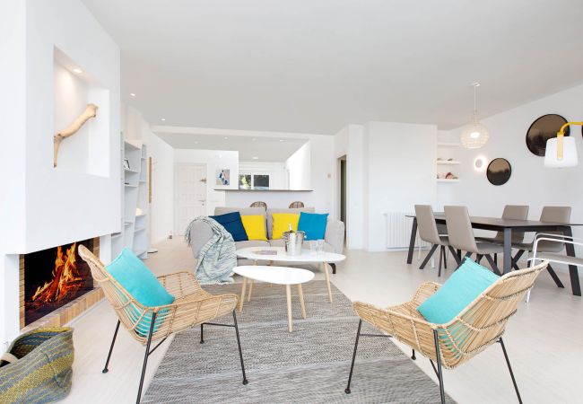 Apartament en Calella de Palafrugell - 1PUIGA 02 - Acollidor apartament amb terrassa i magnifiques vistes al mar situat a pocs minuts caminant de la platja de Calella de Palafrugell Apartament en Calella de Palafrugell - 1PUIGA 02 - Acollidor apartament amb terrassa i magnifiques vistes al mar situat a pocs minuts caminant de la platja de Calella de Palafrugell