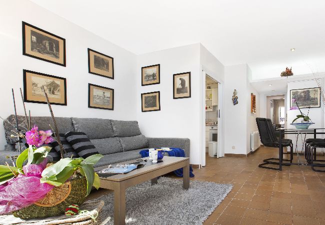 Apartament en Llafranc - 1SAB 01 - Acollidor apartament de 2 habitacions situat a 100 metres de la platja de Llafranc