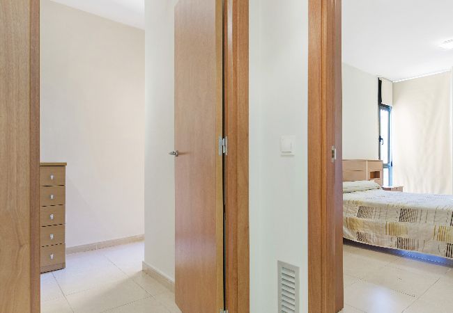 Apartament en Lloret de Mar - 2STACRIS - Acollidor apartament per a 4 persones amb terrassa situat a Lloret de Mar (Fenals), a prop de la platja i del centre