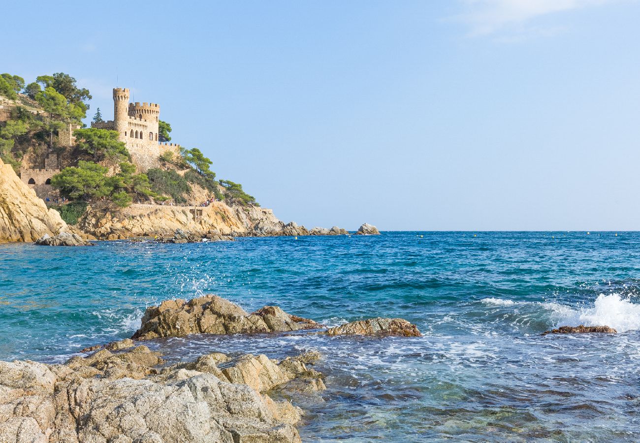 Vil.la en Lloret de Mar - 2SOPH01 - Maison cosy avec piscine privée pour 8 personnes située dans un quartier résidentiel très calme. Vil.la en Lloret de Mar - 2SOPH01 - Maison cosy avec piscine privée pour 8 personnes située dans un quartier résidentiel très calme.