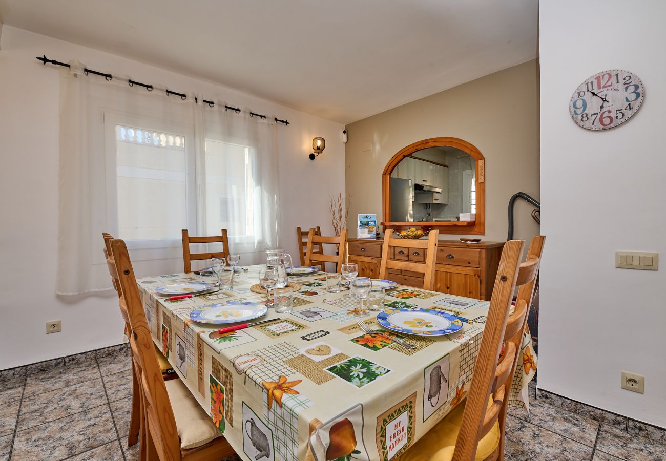 Vil.la en Lloret de Mar - 2SOPH01 - Maison cosy avec piscine privée pour 8 personnes située dans un quartier résidentiel très calme.