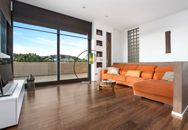 Vil.la en Lloret de Mar -  2CAT01 - Espectacular casa amb piscina privada i impressionants vistes al mar situada a una zona residencial tranquil·la a tan sols 3 km de la platja Vil.la en Lloret de Mar -  2CAT01 - Espectacular casa amb piscina privada i impressionants vistes al mar situada a una zona residencial tranquil·la a tan sols 3 km de la platja