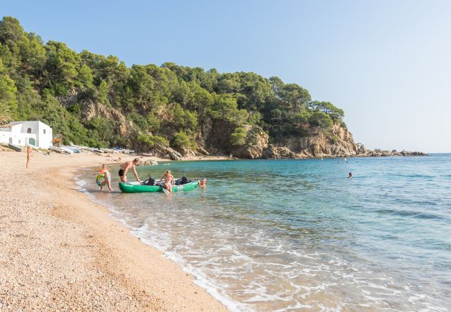 Vil.la en Lloret de Mar -  2CAT01 - Espectacular casa amb piscina privada i impressionants vistes al mar situada a una zona residencial tranquil·la a tan sols 3 km de la platja Vil.la en Lloret de Mar -  2CAT01 - Espectacular casa amb piscina privada i impressionants vistes al mar situada a una zona residencial tranquil·la a tan sols 3 km de la platja